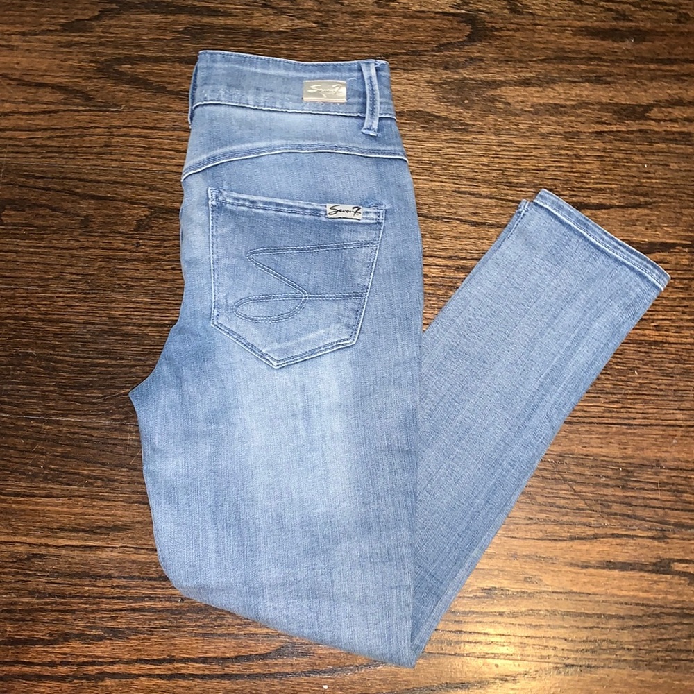 NWOT Seven7 High Rise Ankle Skinny, Size 6